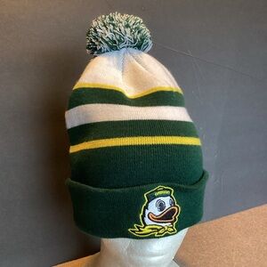 Top of the world Oregon ducks Beanie Hat with Pom